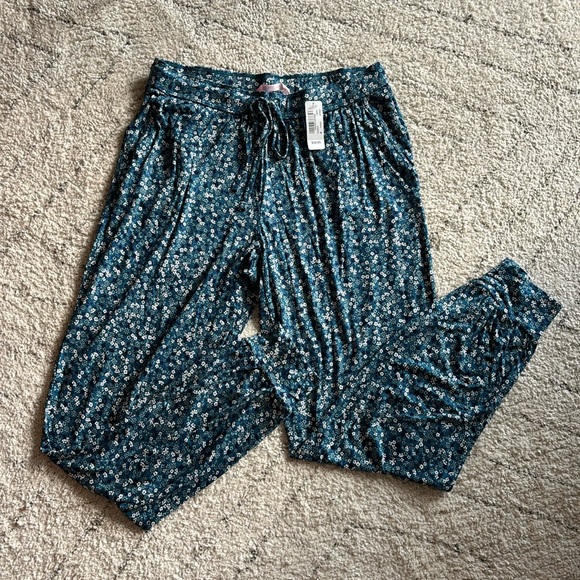 NWT La Vie En Rose Soft Jersey PJ Jogger Lounge Pants Small - Picture 2 of 5